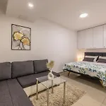 Studio Apartment Nikol