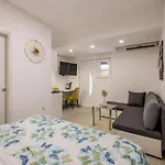 Studio Apartment Nikol