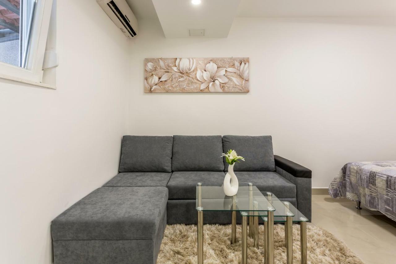 Nikol Apartman *